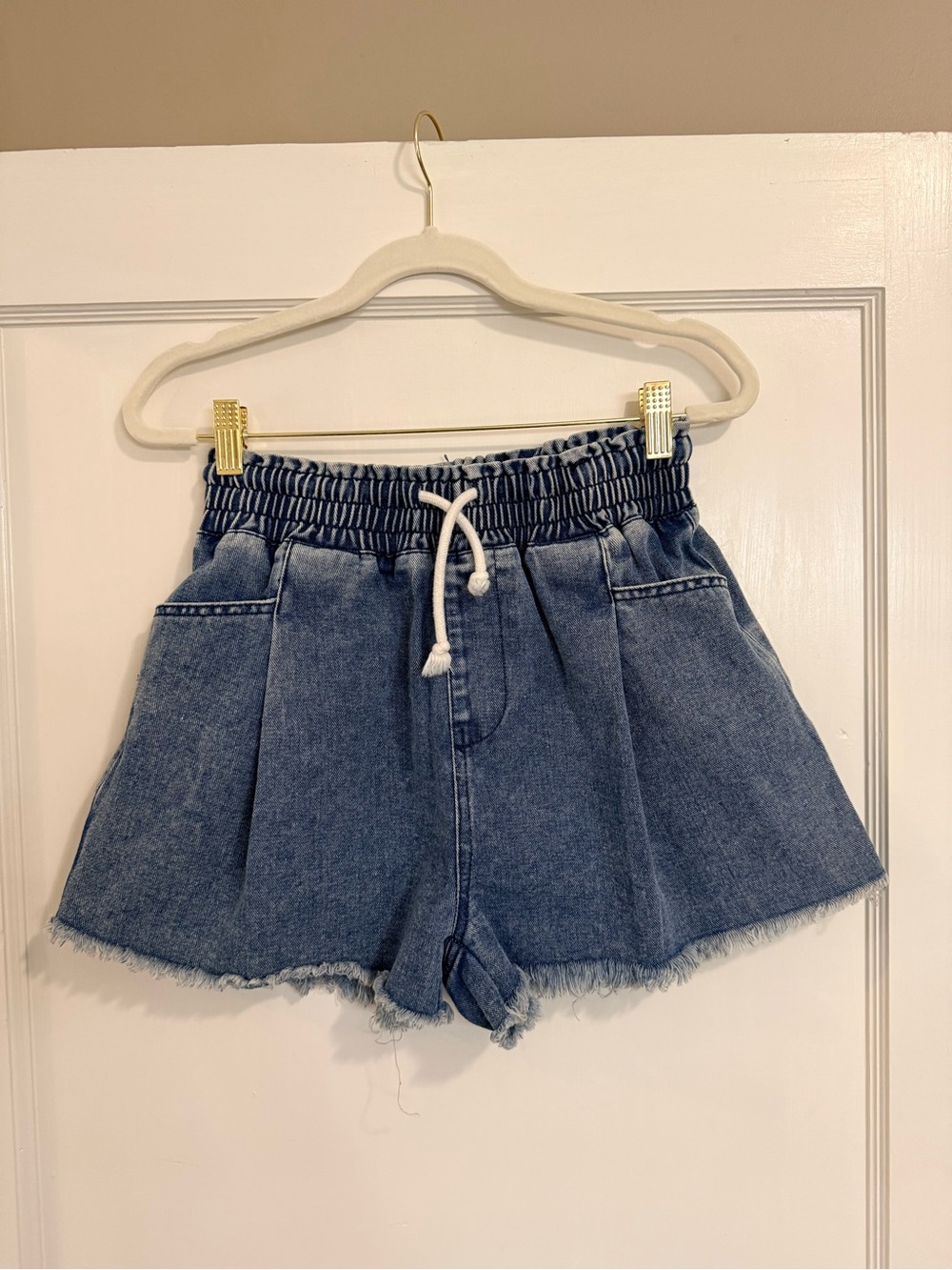 HYFVE Blue Elastic-Waist Denim Shorts with Frayed Hem